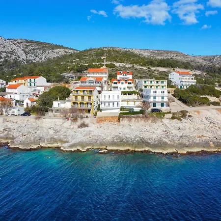 Casa de Férias Milnamour, Whole House By The Sea With Parking *
