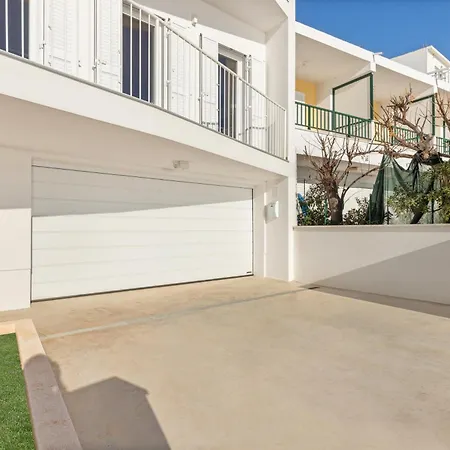 Milnamour, Whole House By The Sea With Parking Casa de Férias Hvar Town