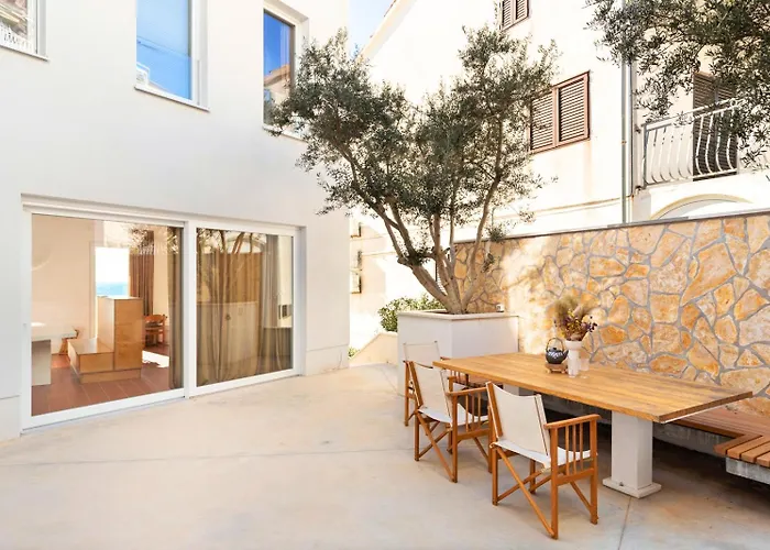 Casa de Férias Milnamour, Whole House By The Sea With Parking Hvar Town