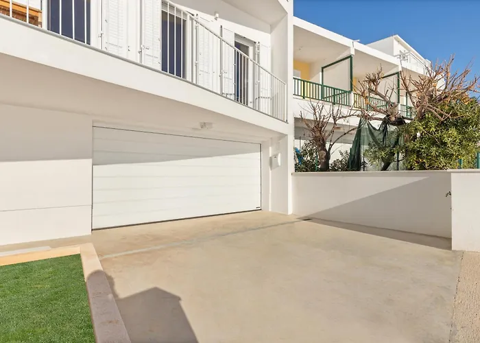 Milnamour, Whole House By The Sea With Parking Casa de Férias Hvar Town